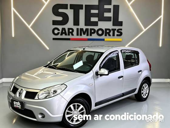 RENAULT SANDERO 1.0 EXPRESSION 16V FLEX 4P MANUAL RENAULT SANDERO 1.0 EXPRESSION 16V FLEX 4P MANUAL